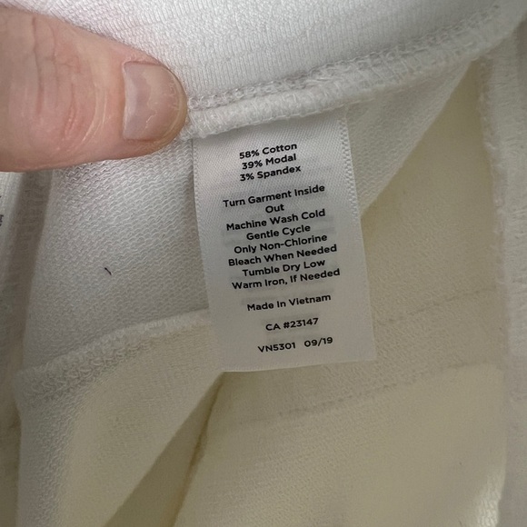 T By Talbots XL Cream UPF 50+ Cotton Modal Blend Long Shorts Elastic Waist Beach - Picture 8 of 8